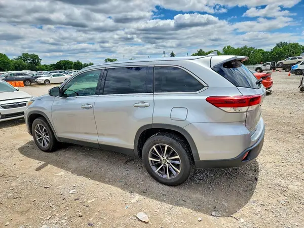 5TDKZRFH3KS331137 2019 TOYOTA HIGHLANDER - Image 2