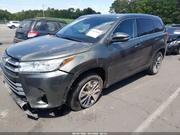 5TDKZRFH3KS334412 2019 TOYOTA HIGHLANDER - Image 2
