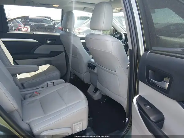 5TDKZRFH3KS334412 2019 TOYOTA HIGHLANDER - Image 8