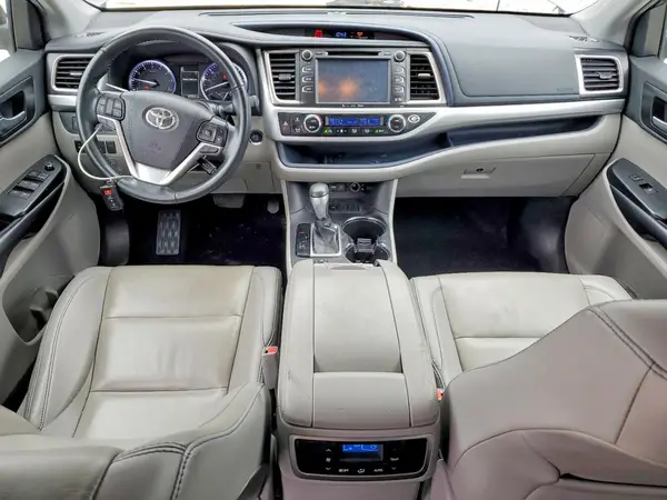 5TDKZRFH3KS337892 2019 TOYOTA HIGHLANDER - Image 8