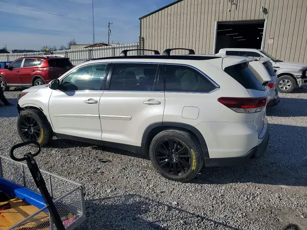 5TDKZRFH3KS339240 2019 TOYOTA HIGHLANDER - Image 2