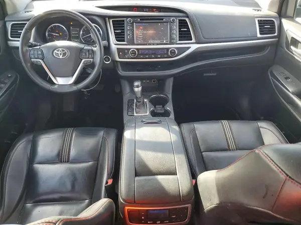 5TDKZRFH3KS339240 2019 TOYOTA HIGHLANDER - Image 8