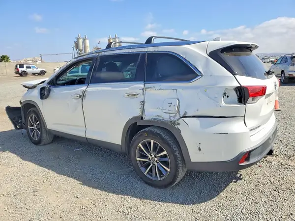 5TDKZRFH3KS342302 2019 TOYOTA HIGHLANDER - Image 2