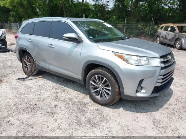 5TDKZRFH3KS342381 2019 TOYOTA HIGHLANDER - Image 1