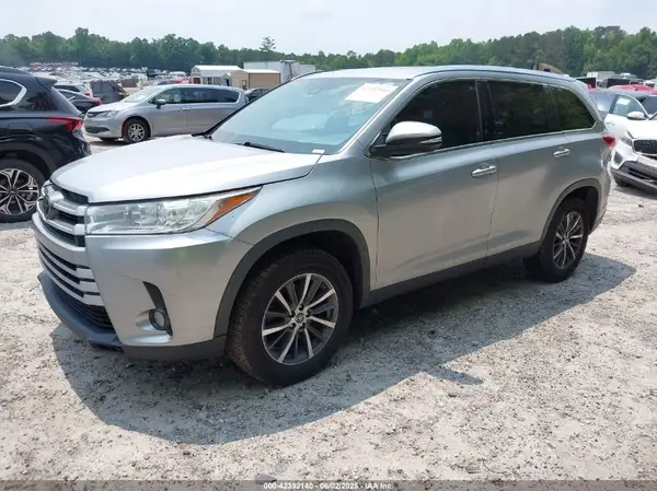 5TDKZRFH3KS342381 2019 TOYOTA HIGHLANDER - Image 2