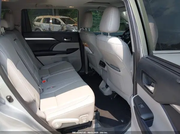 5TDKZRFH3KS342381 2019 TOYOTA HIGHLANDER - Image 8