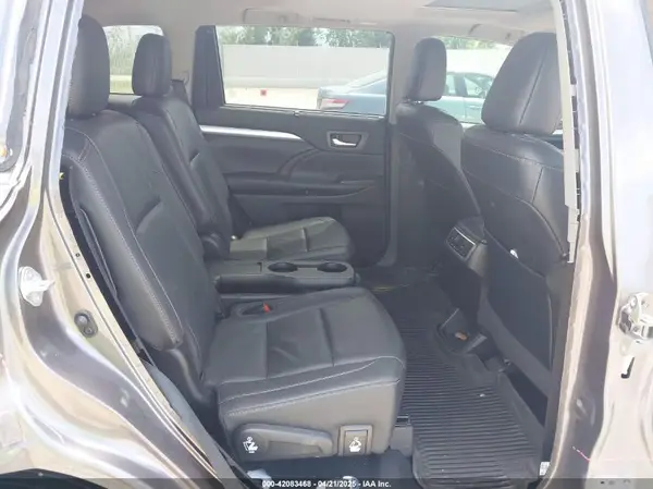 5TDKZRFH3KS346608 2019 TOYOTA HIGHLANDER - Image 8