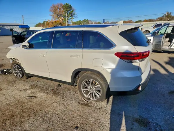 5TDKZRFH3KS350934 2019 TOYOTA HIGHLANDER - Image 2