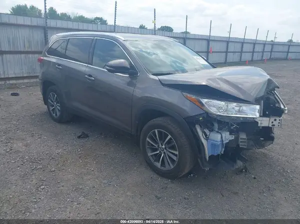 5TDKZRFH3KS353087 2019 TOYOTA HIGHLANDER - Image 1