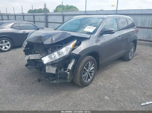 5TDKZRFH3KS353087 2019 TOYOTA HIGHLANDER - Image 2