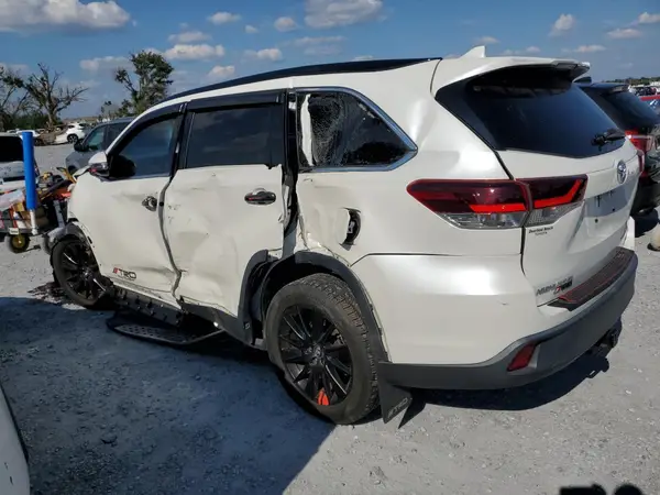 5TDKZRFH3KS357477 2019 TOYOTA HIGHLANDER - Image 2