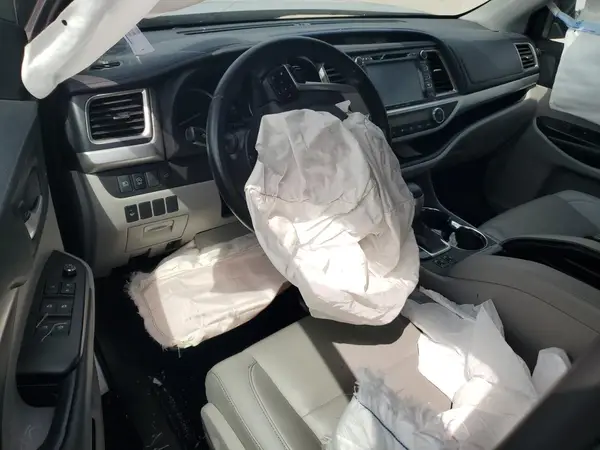 5TDKZRFH3KS555086 2019 TOYOTA HIGHLANDER - Image 8