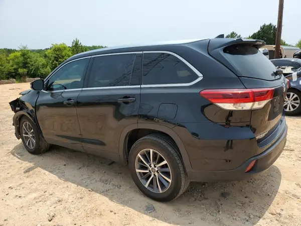 5TDKZRFH3KS555847 2019 TOYOTA HIGHLANDER - Image 2