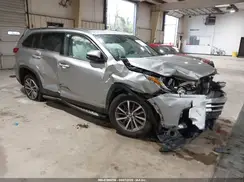 5TDKZRFH3KS559252 2019 TOYOTA HIGHLANDER