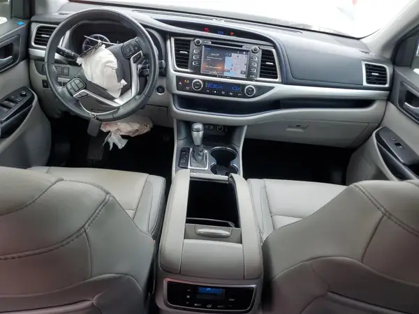 5TDKZRFH3KS559736 2019 TOYOTA HIGHLANDER - Image 8