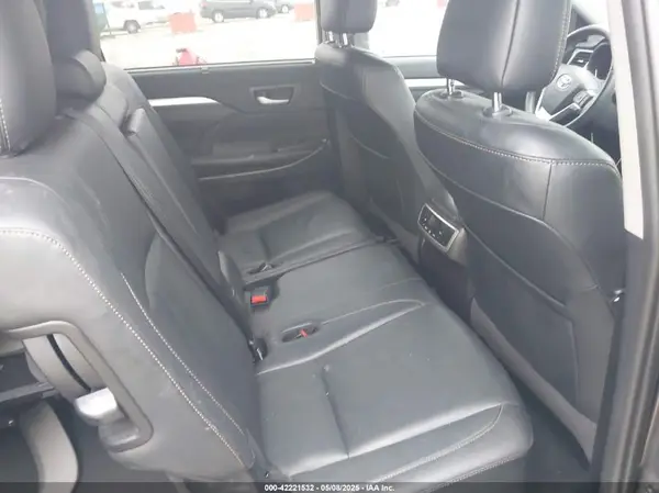 5TDKZRFH3KS567304 2019 TOYOTA HIGHLANDER - Image 8