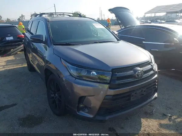 5TDKZRFH3KS568744 2019 TOYOTA HIGHLANDER - Image 1