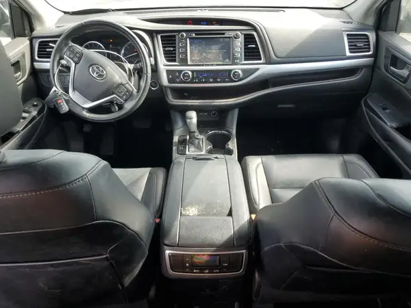 5TDKZRFH3KS569148 2019 TOYOTA HIGHLANDER - Image 8