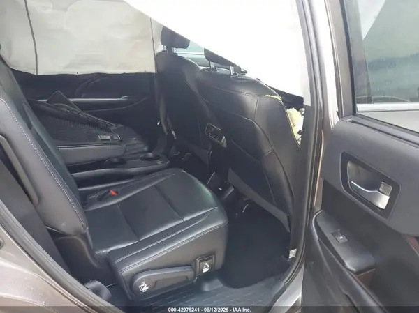 5TDKZRFH3KS569666 2019 TOYOTA HIGHLANDER - Image 8