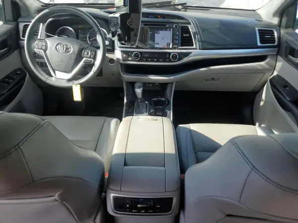 5TDKZRFH3KS569876 2019 TOYOTA HIGHLANDER - Image 8