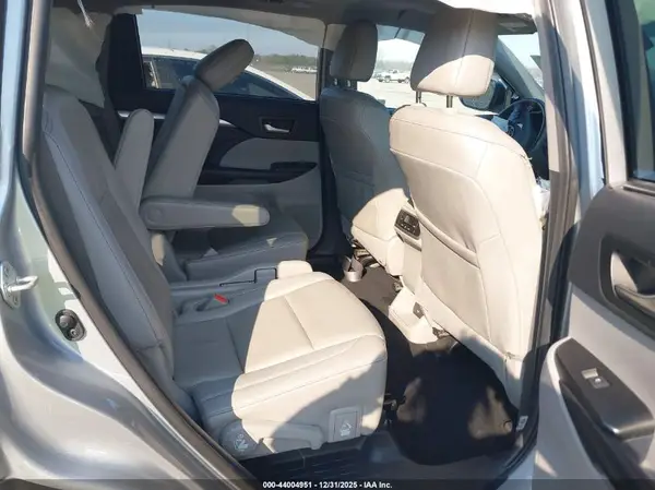 5TDKZRFH3KS571059 2019 TOYOTA HIGHLANDER - Image 8