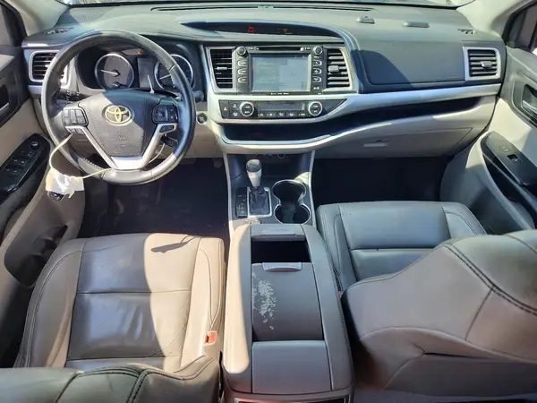 5TDKZRFH3KS572650 2019 TOYOTA HIGHLANDER - Image 8