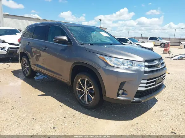 5TDKZRFH4HS193343 2017 TOYOTA HIGHLANDER - Image 1