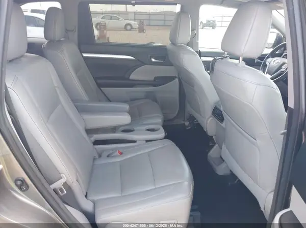 5TDKZRFH4HS193343 2017 TOYOTA HIGHLANDER - Image 8