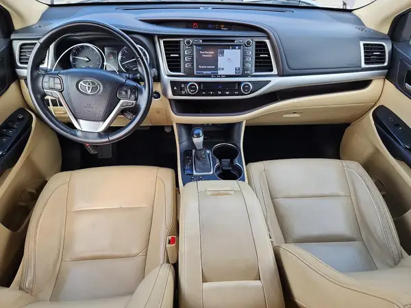 5TDKZRFH4HS193939 2017 TOYOTA HIGHLANDER - Image 8