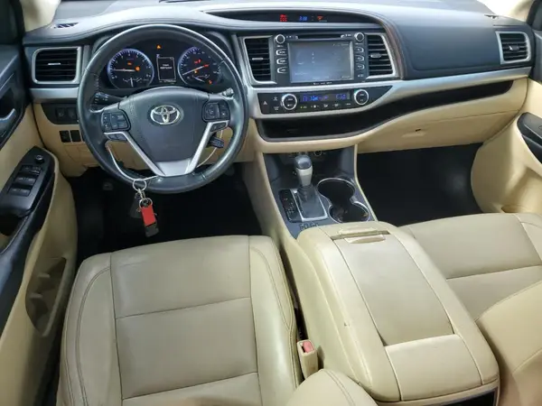 5TDKZRFH4HS215440 2017 TOYOTA HIGHLANDER - Image 8