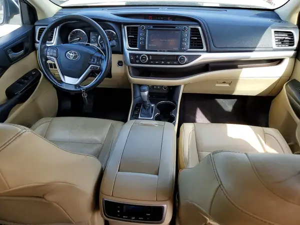 5TDKZRFH4HS215972 2017 TOYOTA HIGHLANDER - Image 8