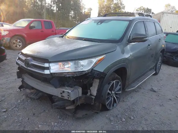 5TDKZRFH4HS225174 2017 TOYOTA HIGHLANDER - Image 2