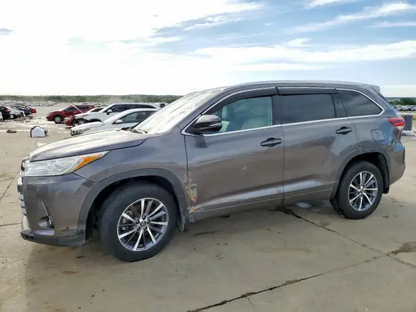 5TDKZRFH4HS507914 2017 TOYOTA HIGHLANDER - Image 1