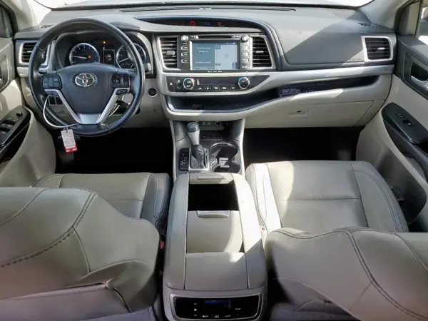5TDKZRFH4HS507914 2017 TOYOTA HIGHLANDER - Image 8
