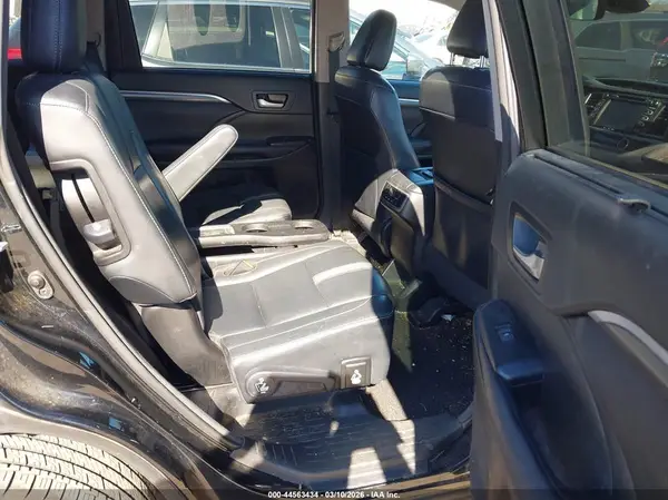 5TDKZRFH4HS508996 2017 TOYOTA HIGHLANDER - Image 8