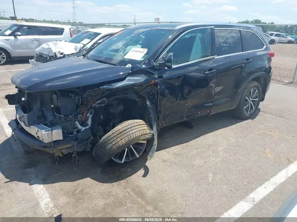 5TDKZRFH4HS509338 2017 TOYOTA HIGHLANDER - Image 2