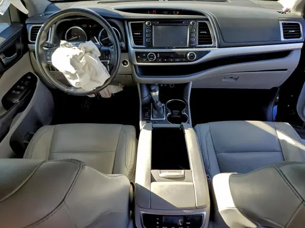 5TDKZRFH4HS509663 2017 TOYOTA HIGHLANDER - Image 8