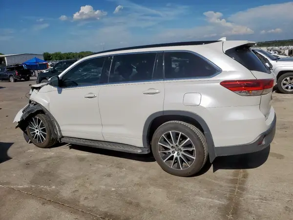 5TDKZRFH4HS510165 2017 TOYOTA HIGHLANDER - Image 2