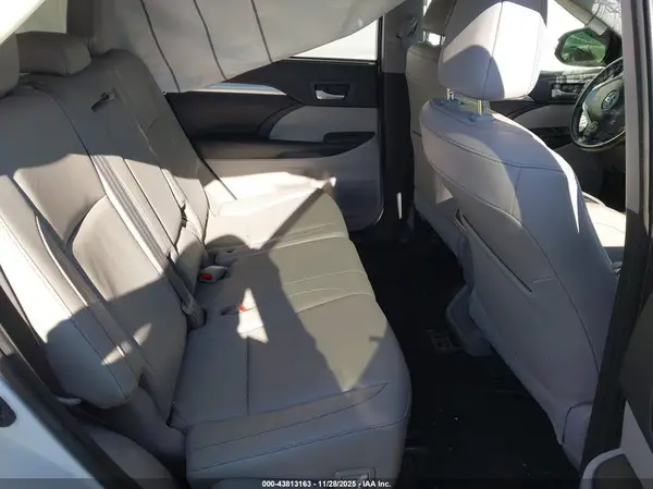 5TDKZRFH4HS512546 2017 TOYOTA HIGHLANDER - Image 8