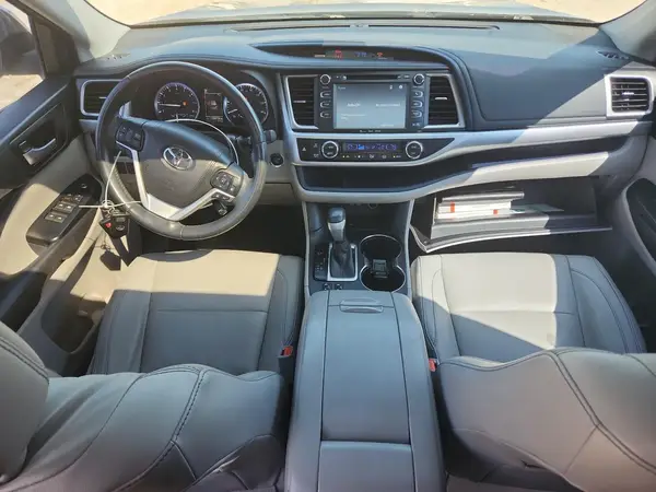 5TDKZRFH4HS512756 2017 TOYOTA HIGHLANDER - Image 8
