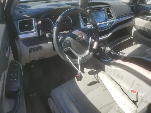 5TDKZRFH4HS513597 2017 TOYOTA HIGHLANDER - Image 8
