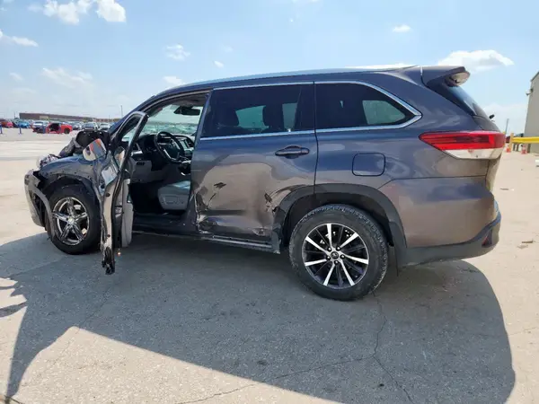 5TDKZRFH4HS515186 2017 TOYOTA HIGHLANDER - Image 2