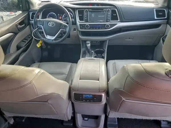 5TDKZRFH4HS516628 2017 TOYOTA HIGHLANDER - Image 8
