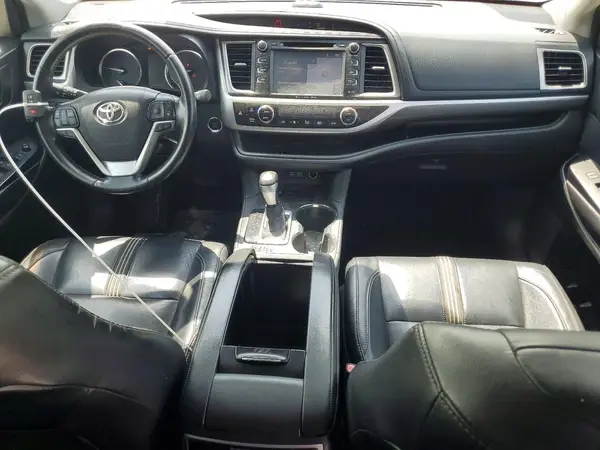 5TDKZRFH4HS517701 2017 TOYOTA HIGHLANDER - Image 8
