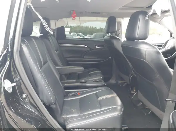 5TDKZRFH4HS520050 2017 TOYOTA HIGHLANDER - Image 8