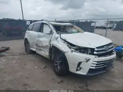 5TDKZRFH4HS521683 2017 TOYOTA HIGHLANDER