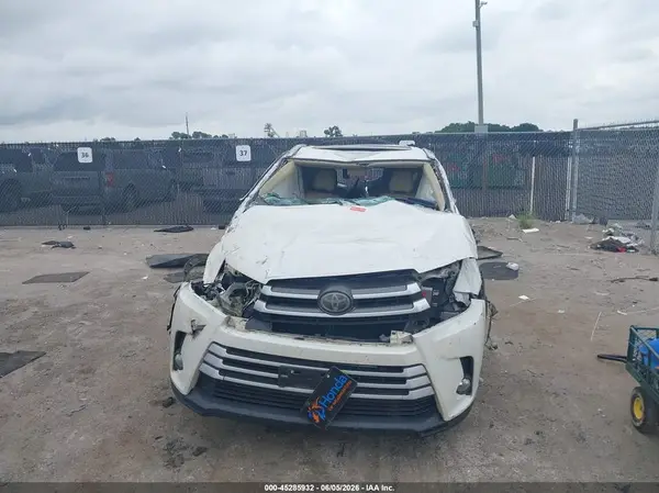 5TDKZRFH4HS521683 2017 TOYOTA HIGHLANDER - Image 8