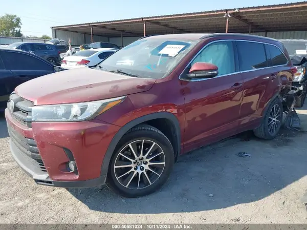 5TDKZRFH4HS522056 2017 TOYOTA HIGHLANDER - Image 2