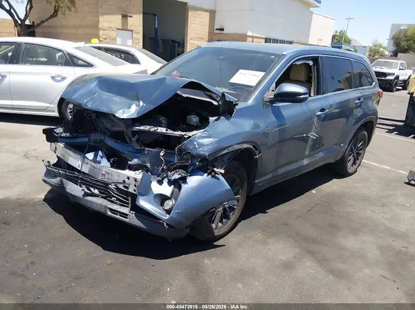 5TDKZRFH4HS522526 2017 TOYOTA HIGHLANDER - Image 2