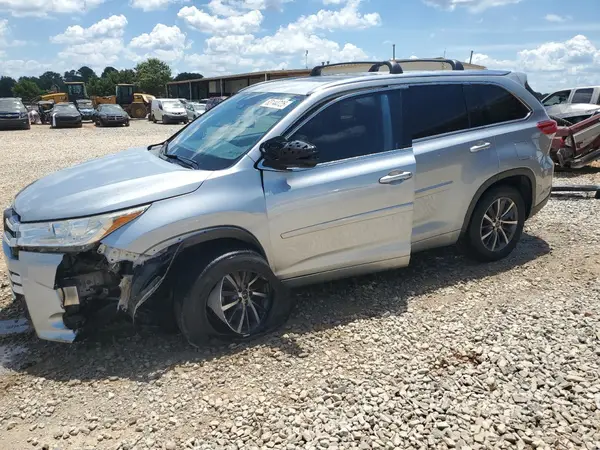 5TDKZRFH4HS523448 2017 TOYOTA HIGHLANDER - Image 1